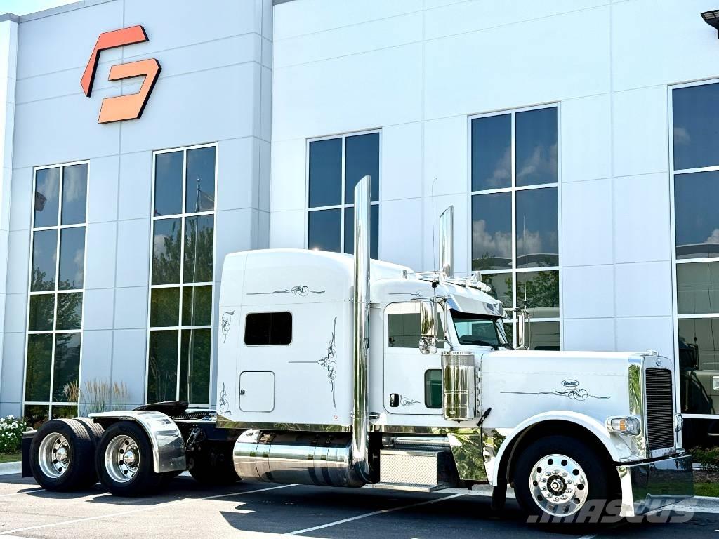 Peterbilt 389 Trekkers