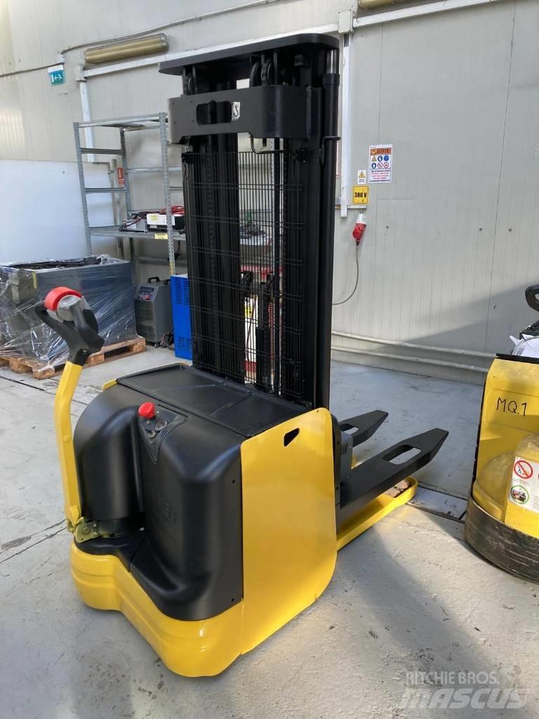 Hyster S 1.6 Meeloop stapelaar