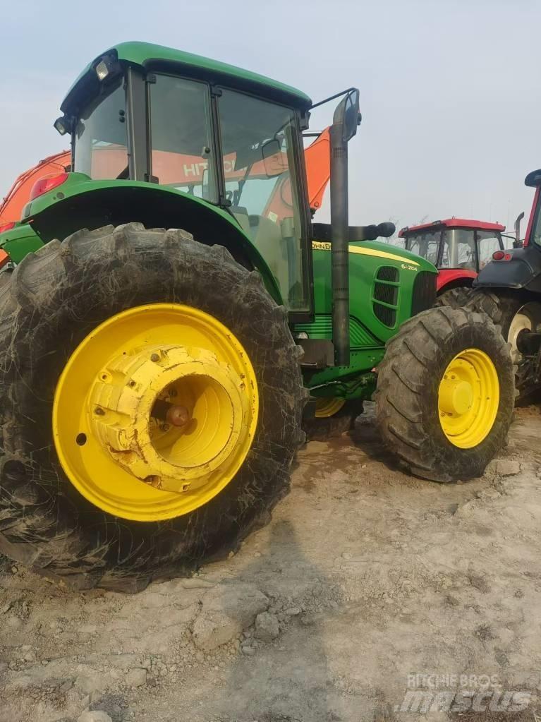John Deere 6J-2104 Tractoren