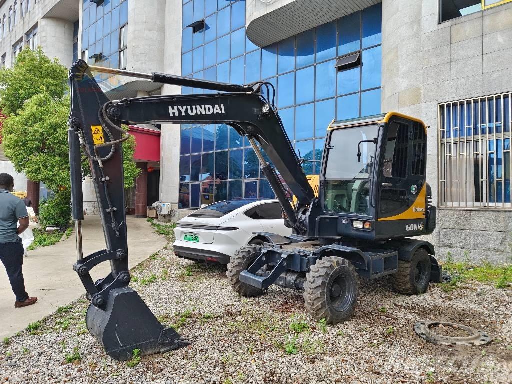 CAT R60W Wielgraafmachines