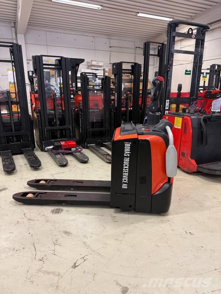 Toyota truck LPE 200 Pallettruck met meerij platform