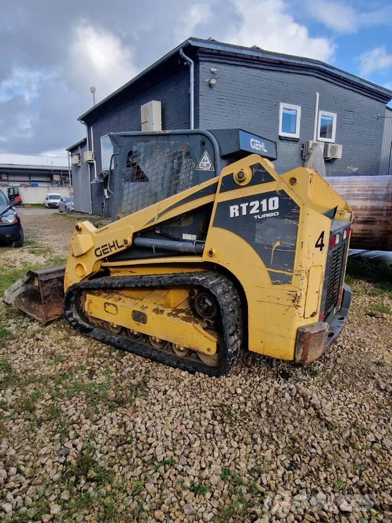 Gehl RT 210 Rupsladers