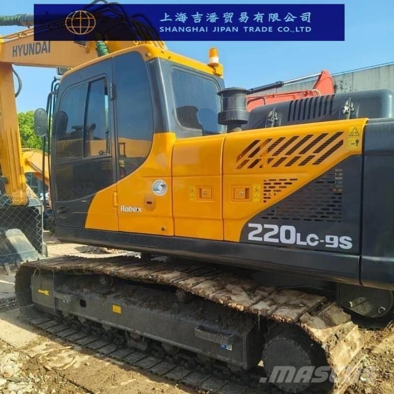 Hyundai R220 Rupsgraafmachines