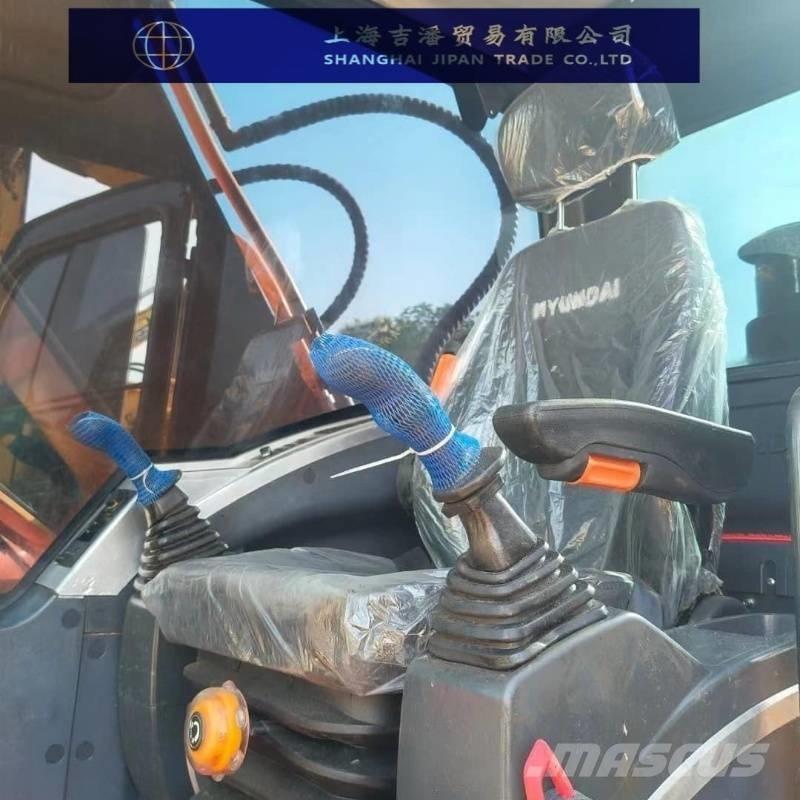 Hyundai R220 Rupsgraafmachines