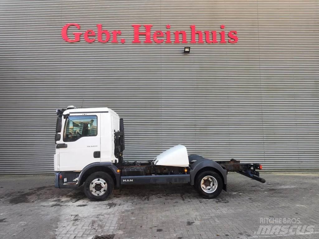 MAN TGL 8.220 4x2 Chassis met cabine