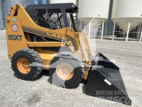 CASE 85XT Schrankladers