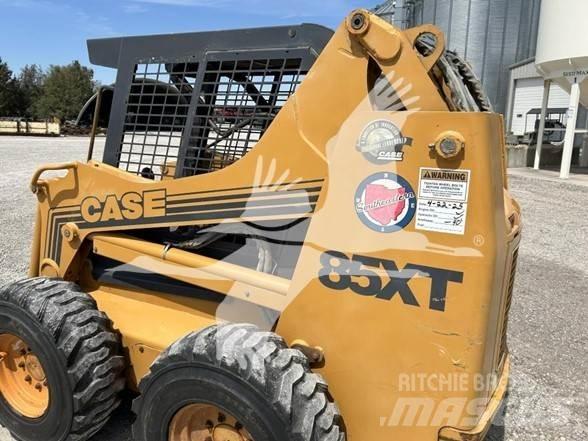 CASE 85XT Schrankladers