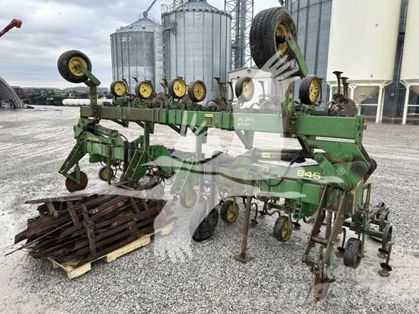 John Deere 845 Row crop cultivators
