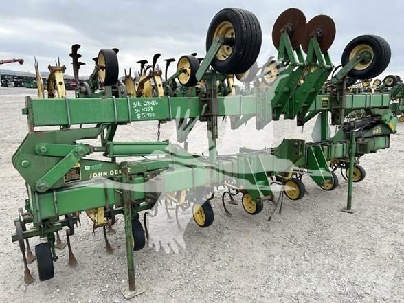 John Deere 845 Row crop cultivators