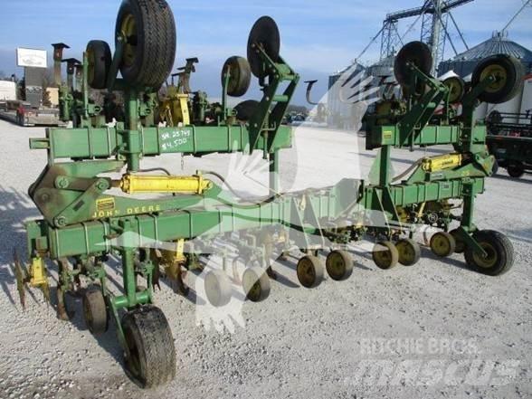 John Deere 85 Row crop cultivators