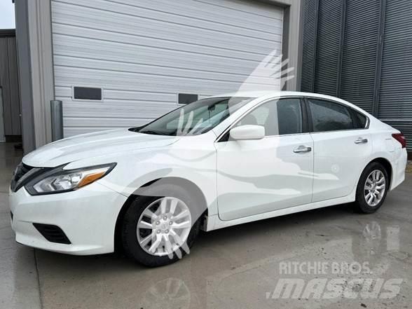 Nissan ALTIMA Auto's