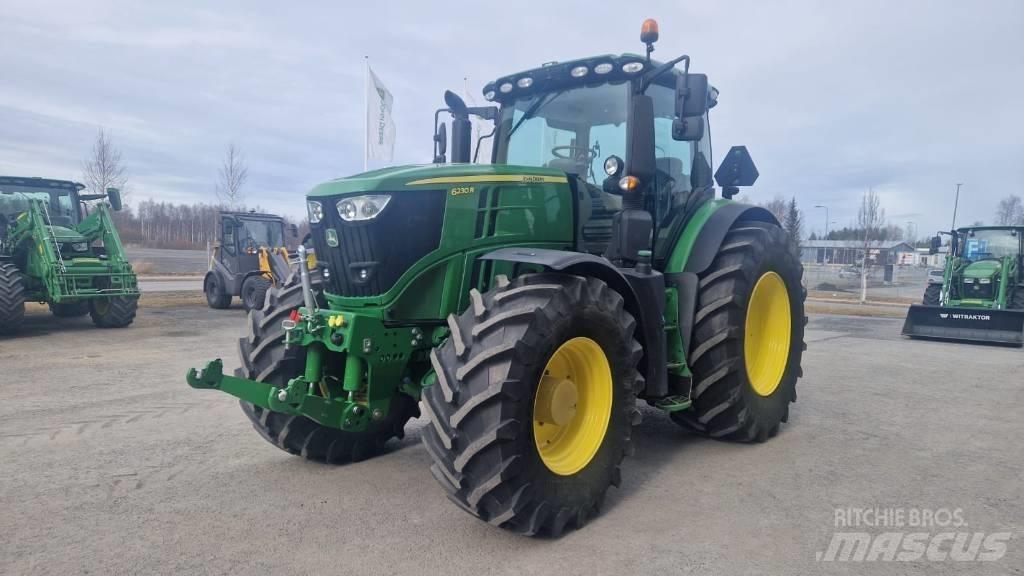 John Deere 6230 R Tractoren
