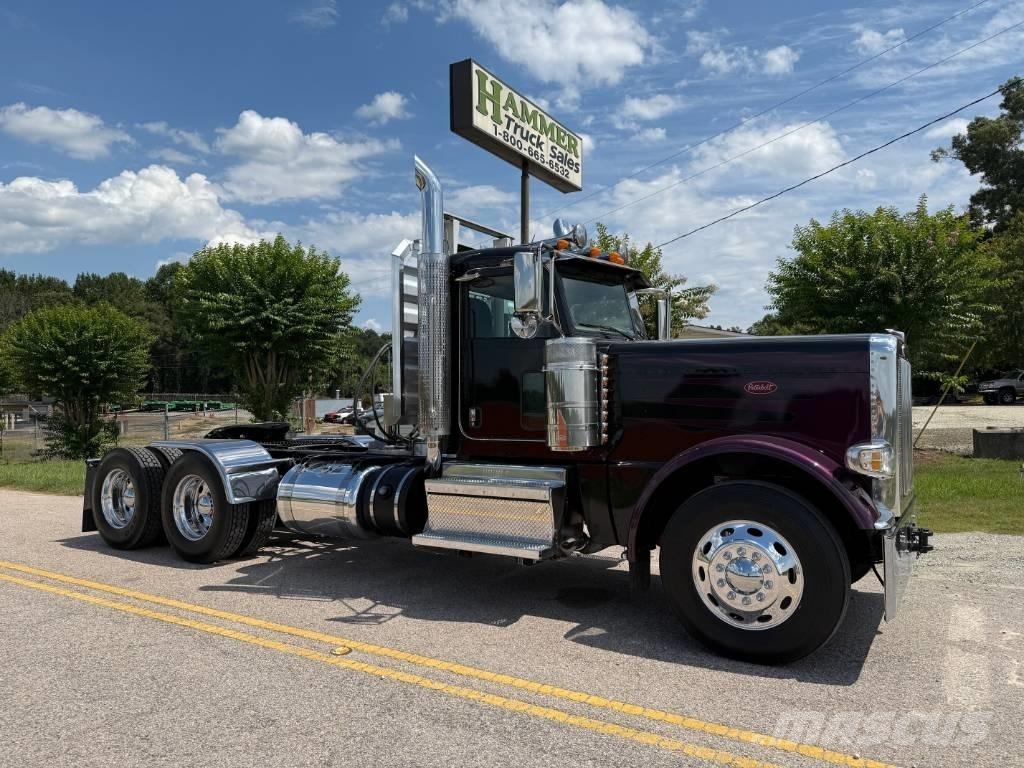Peterbilt 389 Trekkers