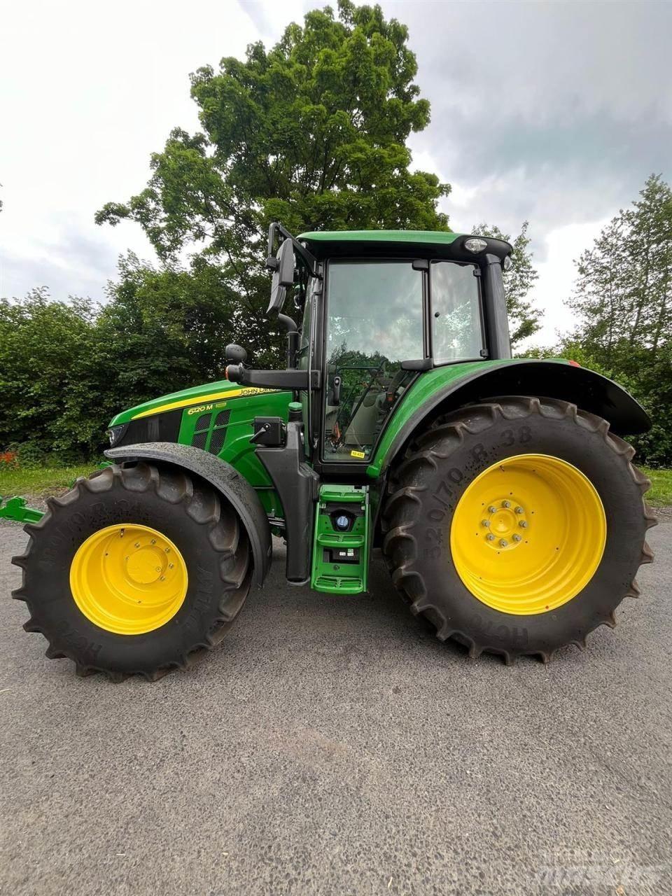 John Deere 6120M Tractoren