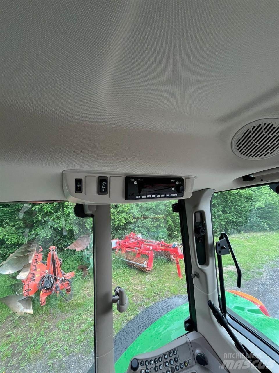 John Deere 6120M Tractoren