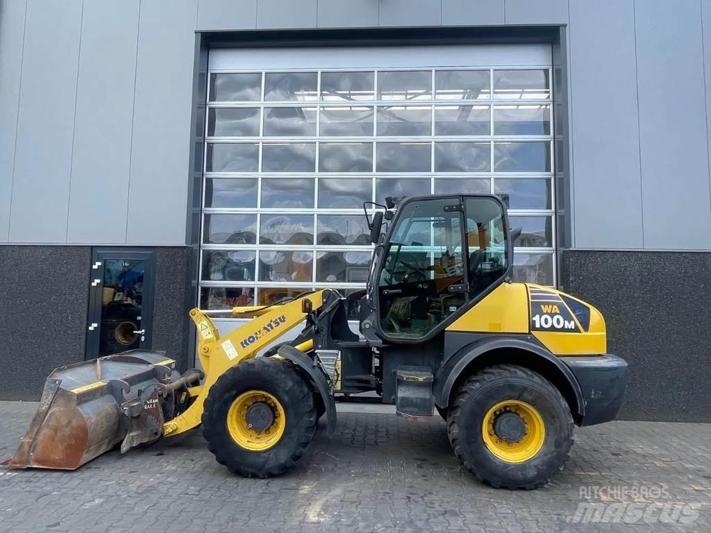 Komatsu WA100 Wielladers