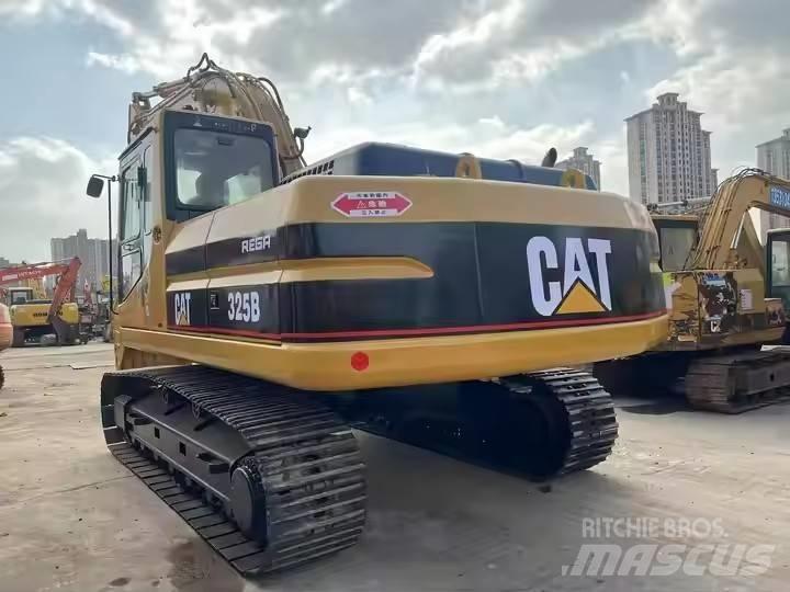 CAT CAT325B Rupsgraafmachines