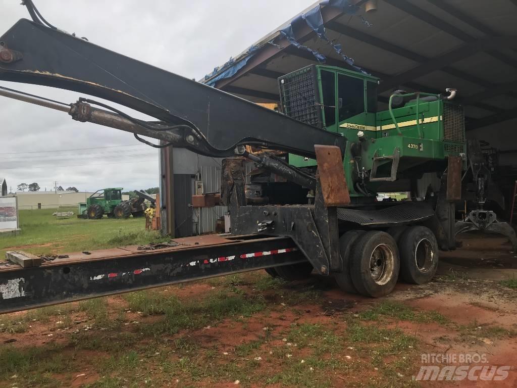 John Deere 437 D Boomstamladers