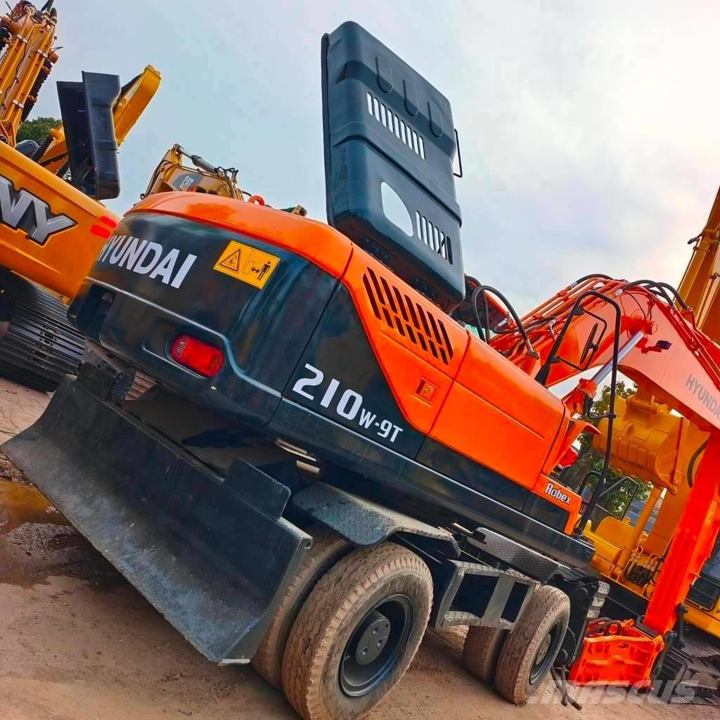 Hyundai 210W-9 Wielgraafmachines