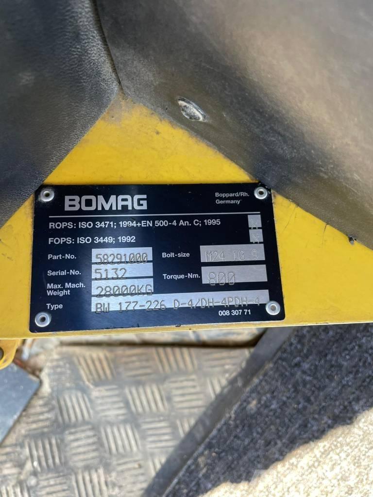 Bomag 213 DH-4 Trilrolwalsen