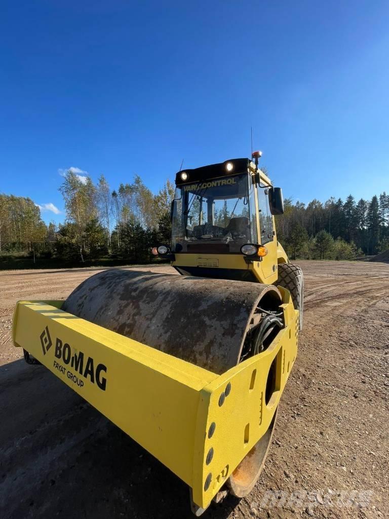Bomag 213 DH-4 Trilrolwalsen