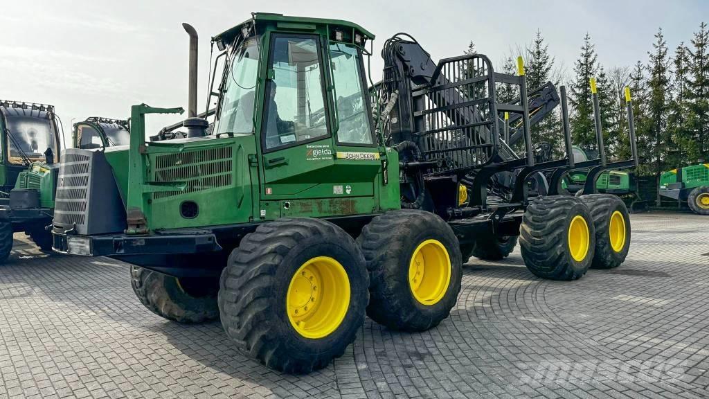 John Deere 1110 D Uitrijwagens