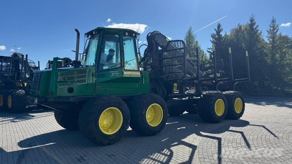 John Deere 1110 D Uitrijwagens