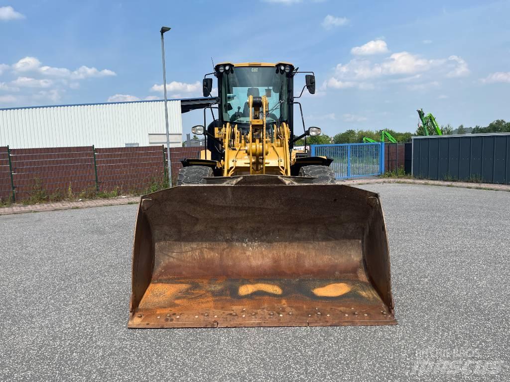 CAT 930M Wielladers
