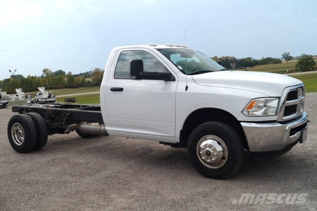 RAM 3500 TRADESMAN Chassis met cabine
