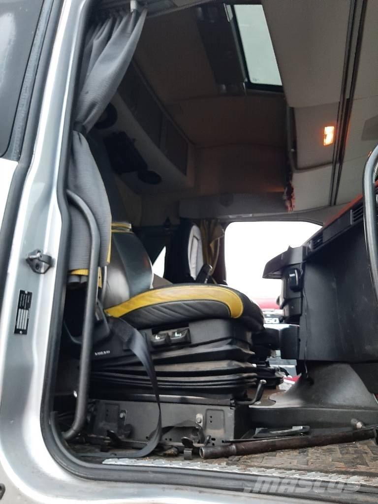 Volvo FH 16 Chassis met cabine