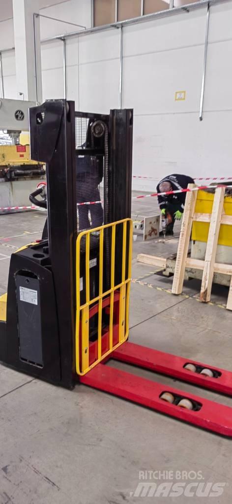 Hyster S 1.2 Meeloop stapelaar