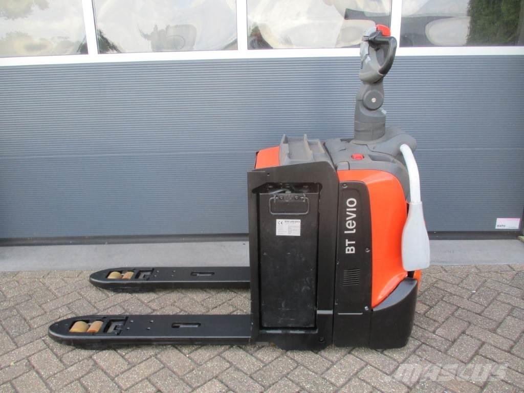BT LPE 200 Pallettruck met meerij platform
