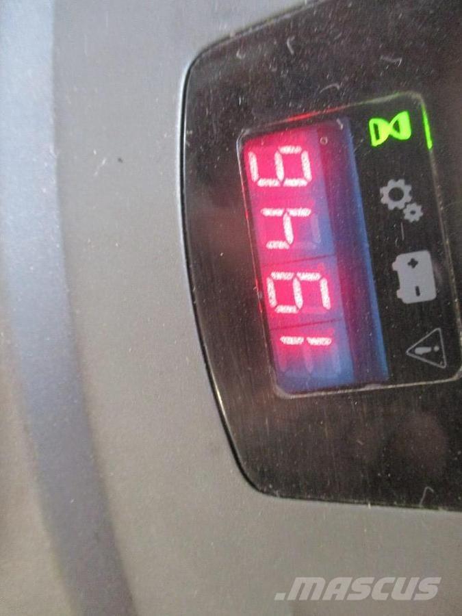 BT LPE200 Pallettruck met meerij platform