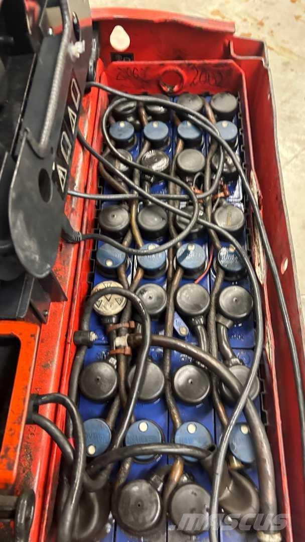 Linde T16 Meeloop stapelaar