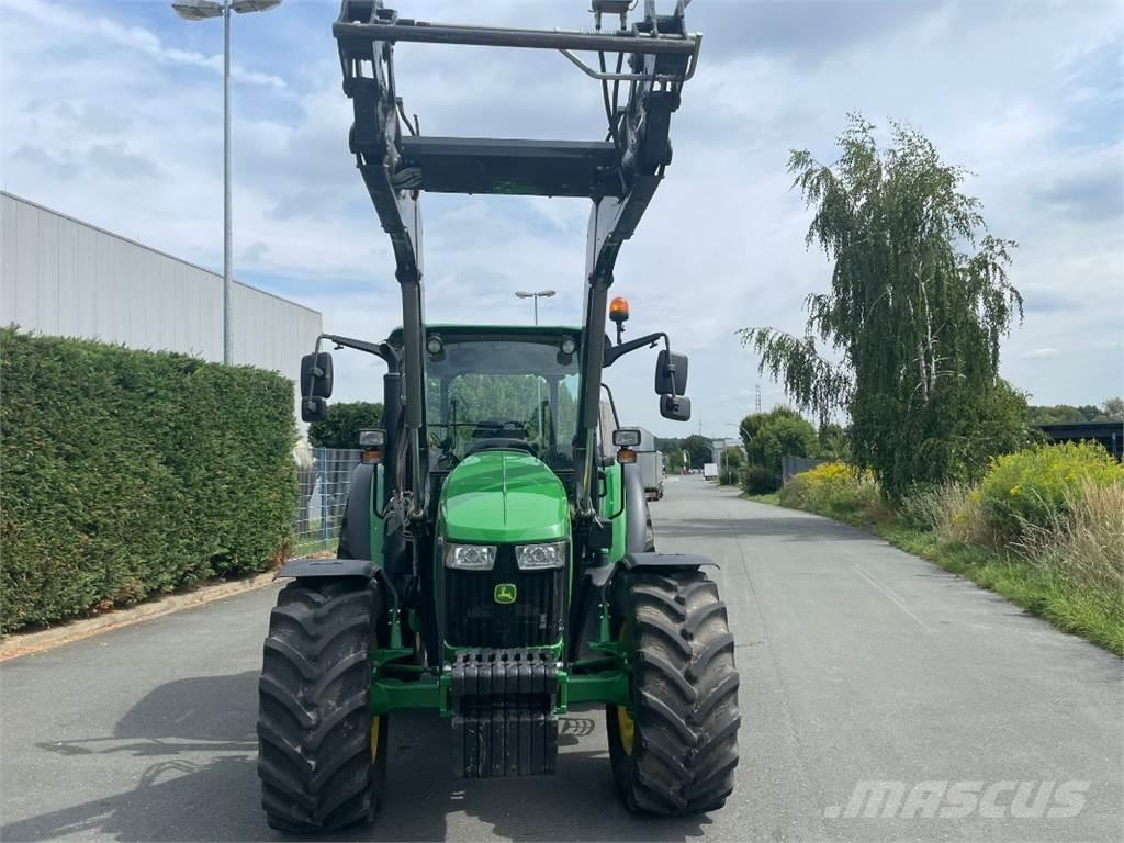 John Deere 5100M Tractoren