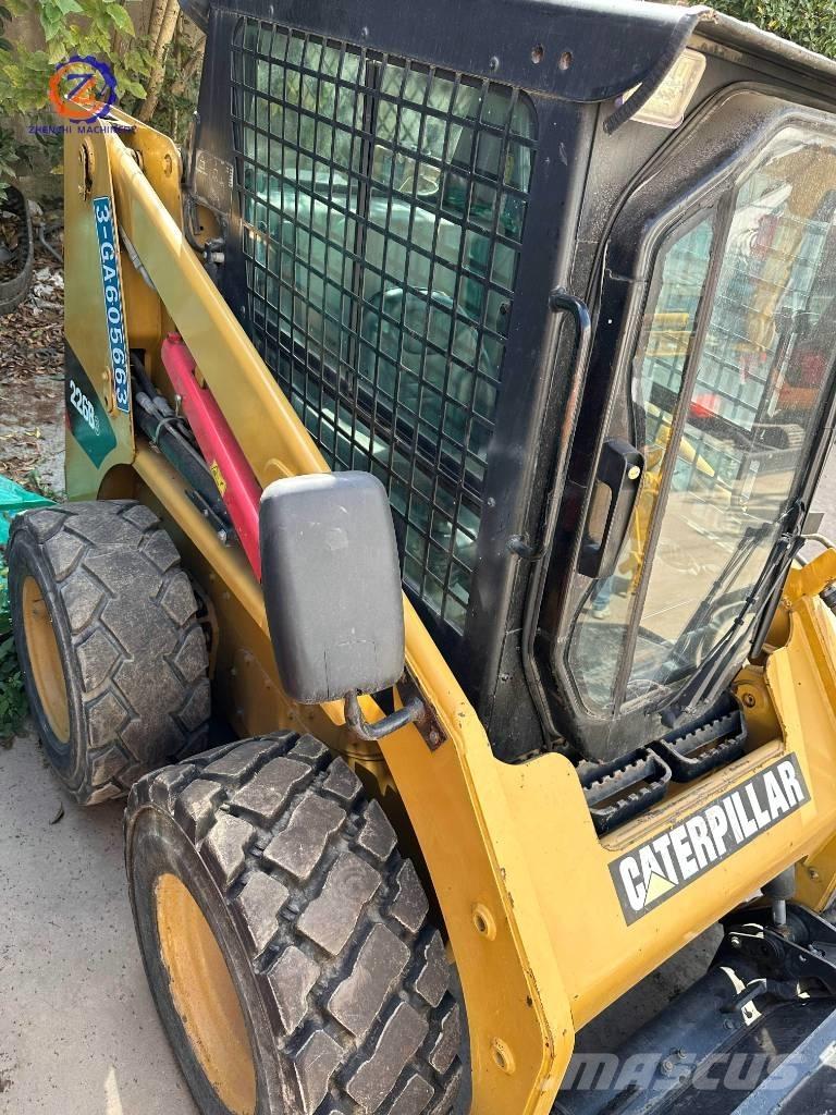 CAT 226 B Schrankladers