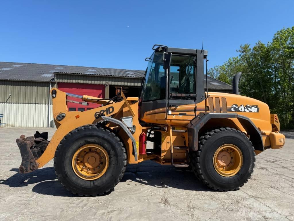 CASE 621 D Wielladers