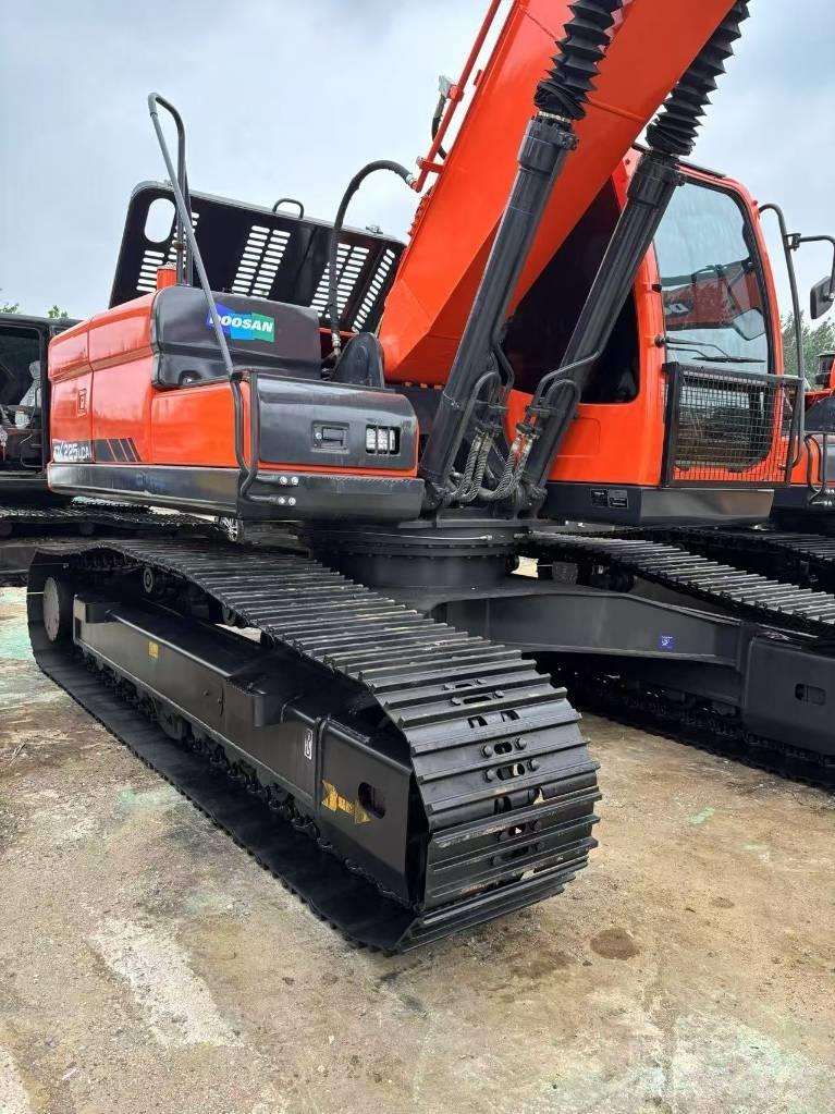Doosan 225 LCA Rupsgraafmachines
