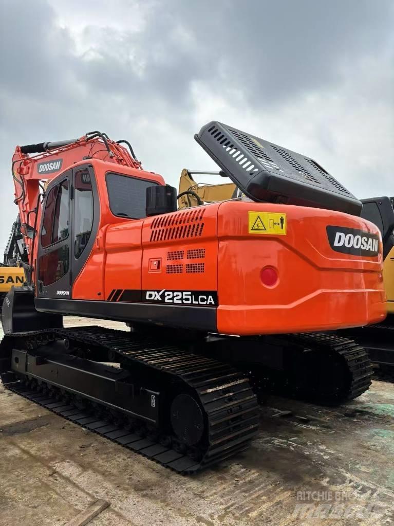 Doosan 225 LCA Rupsgraafmachines