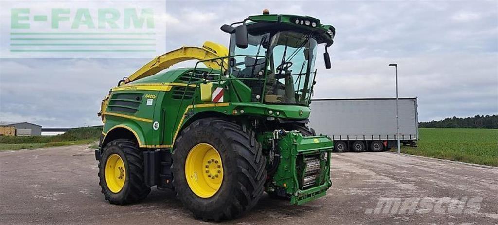 John Deere 8400 Zelfrijdende veldhakselaars