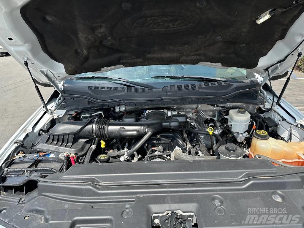 Ford F 550 Chassis met cabine