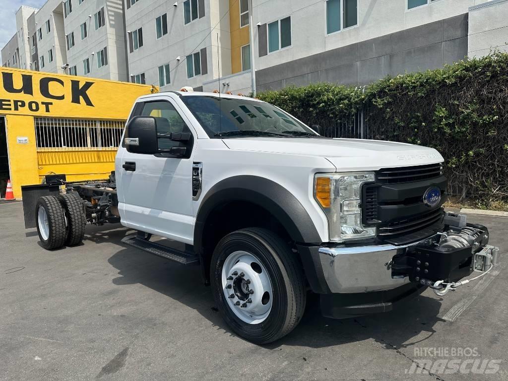 Ford F 550 Chassis met cabine