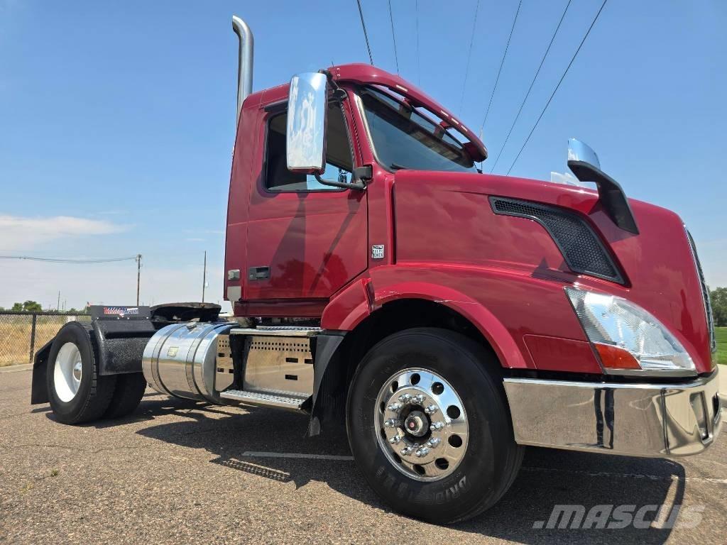 Volvo VNL 42 T300 Trekkers