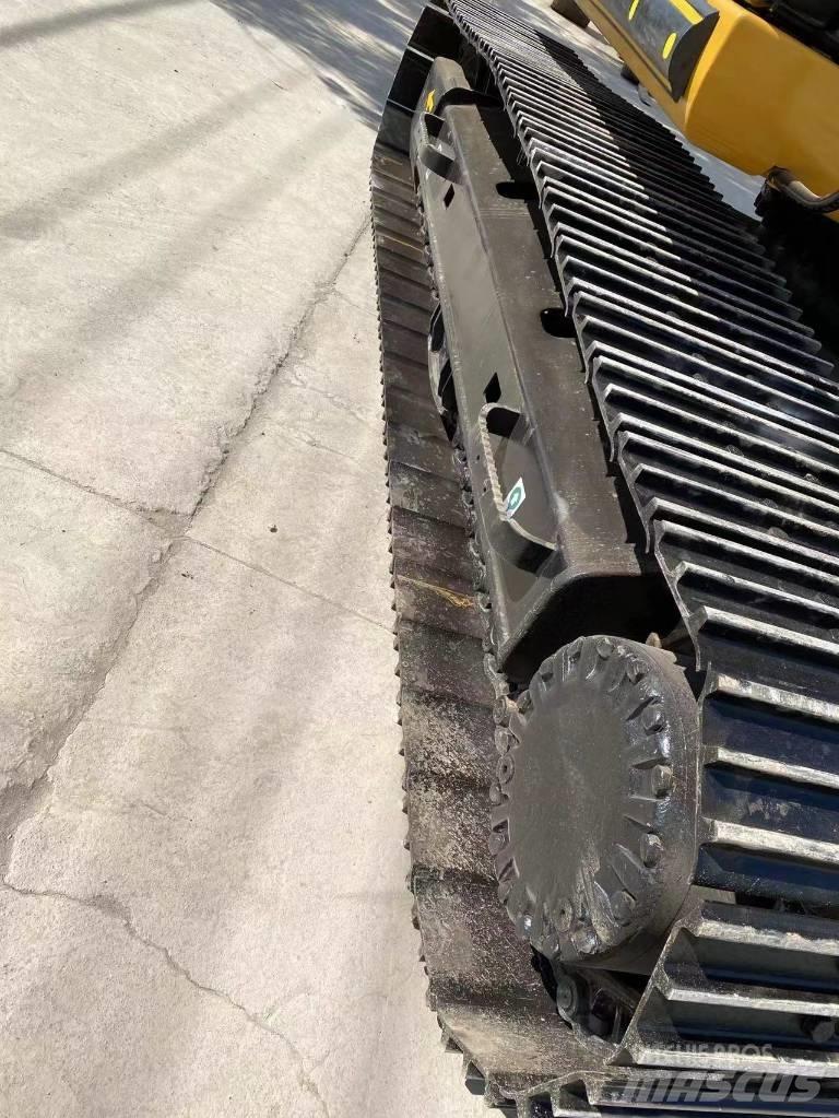 CAT 320 D Rupsgraafmachines