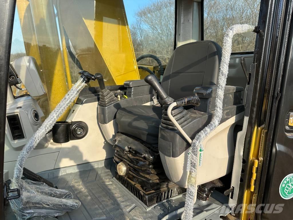 CAT 320 C L Amfibische graafmachines