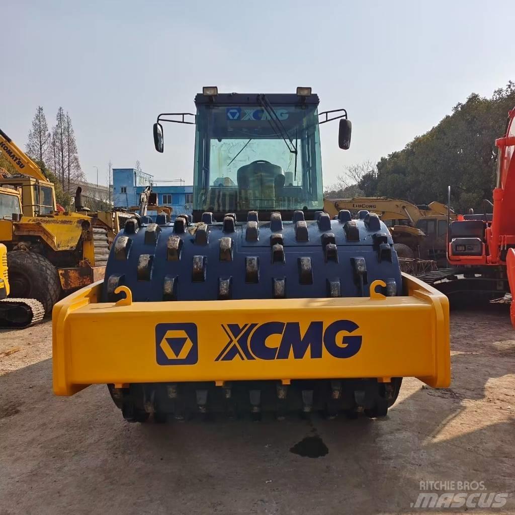 XCMG XS 223 J Trilrolwalsen