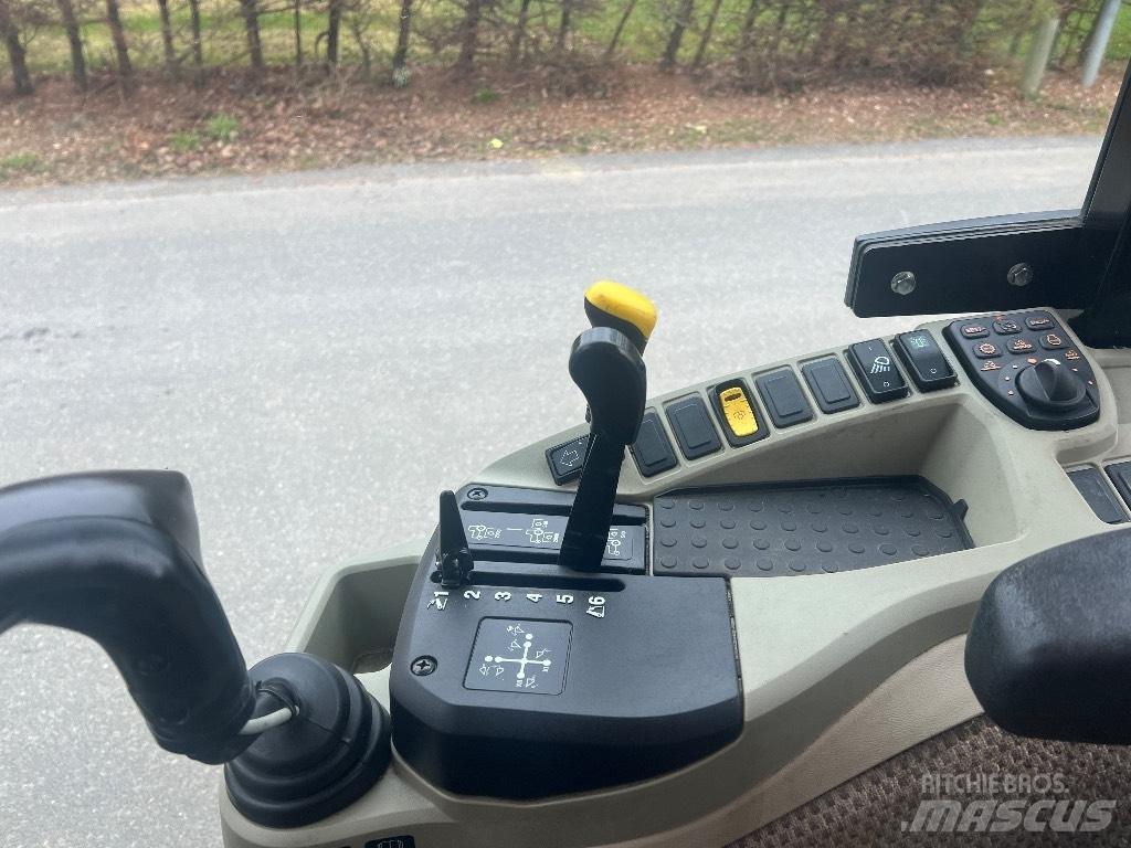 John Deere 3046 R Compacttrekkers
