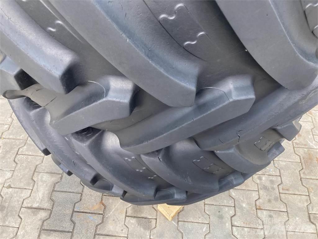 BKT 600/65R30 Banden, wielen en velgen
