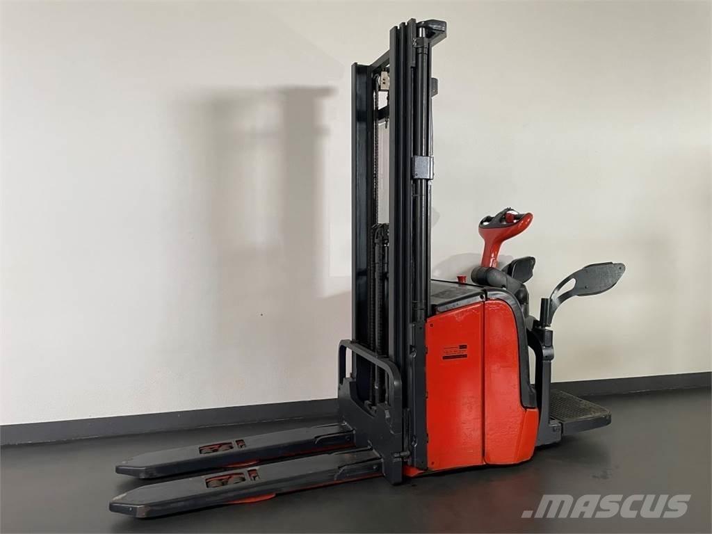 Linde L14AP Meeloop stapelaar