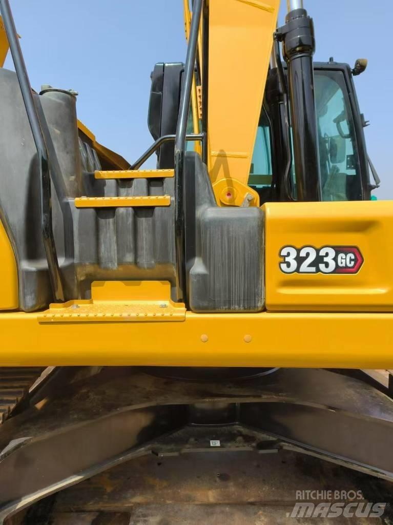 CAT 323 GC Rupsgraafmachines